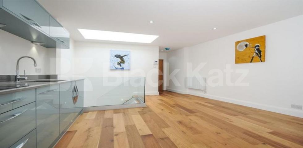 			1 Bedroom, 1 bath, 1 reception Apartment			 Kings Cross Road, KINGS CROSS WC1X 